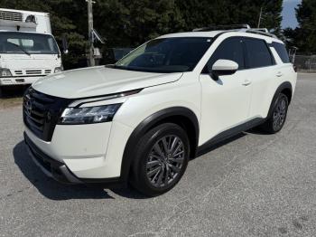  Salvage Nissan Pathfinder